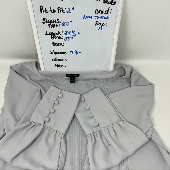 Ann Taylor Silver Gray Long Bishop Sleeve Pleated Front Blouse Size M Round Neck - Picture 8 of 13